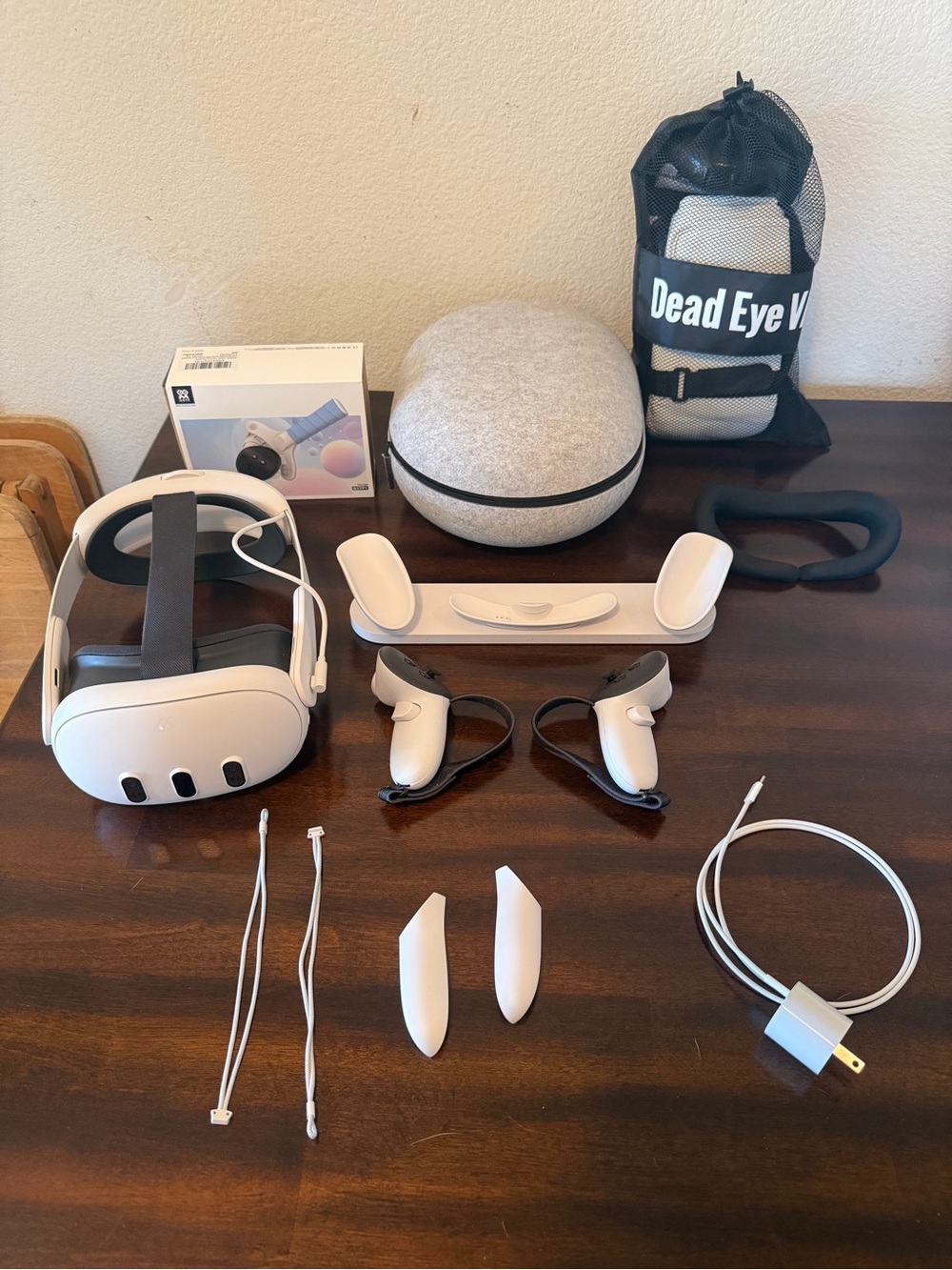 Meta Quest 3 128GB VR Bundle + Charging Dock + Case + Extras